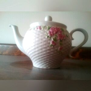 Telafloral Teapot Basket Like with Pink Flowers, Vintage 1985